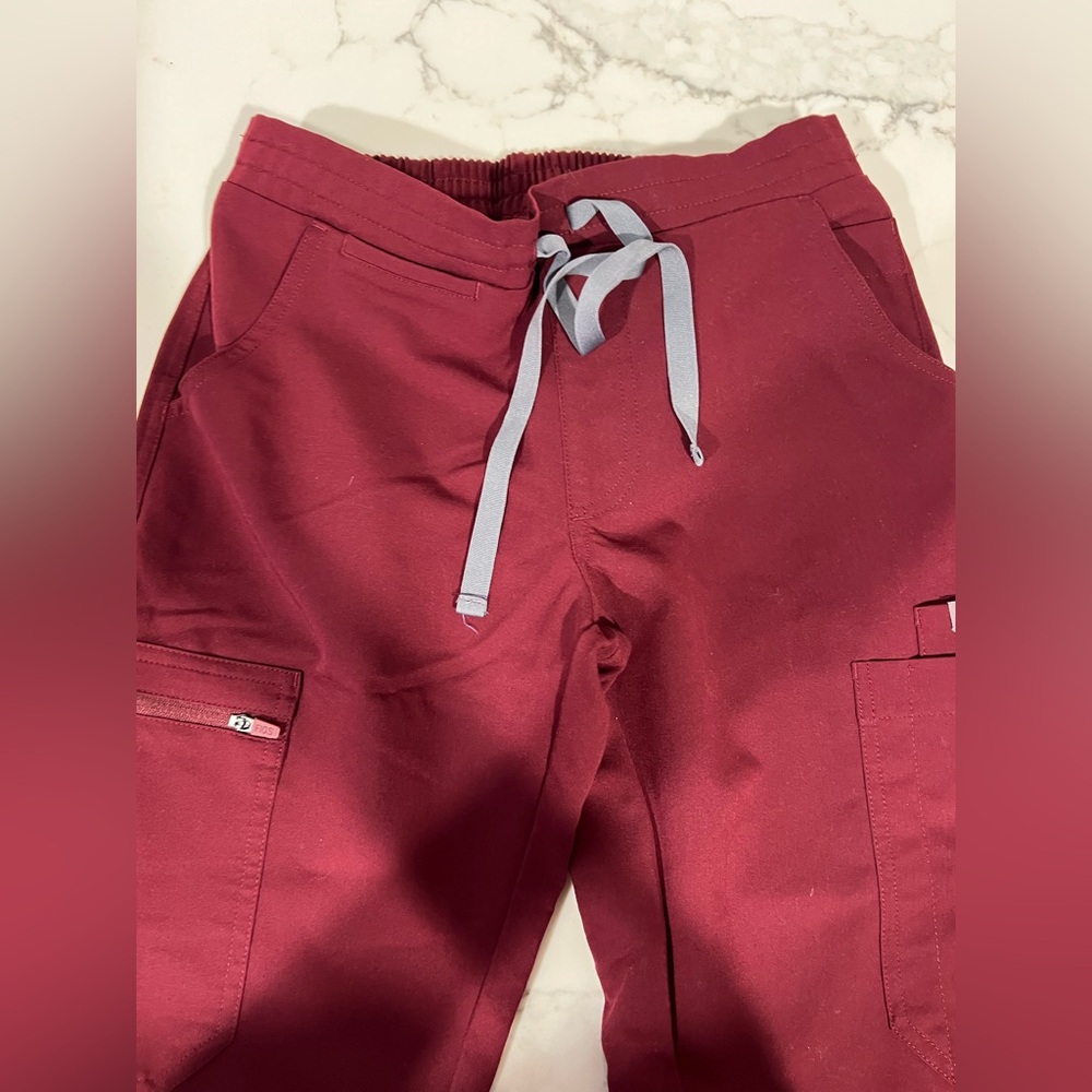 Figs Yola Technical Burgundy Scrub Pants Cargo Slim Leg Size XXSP PANTS only